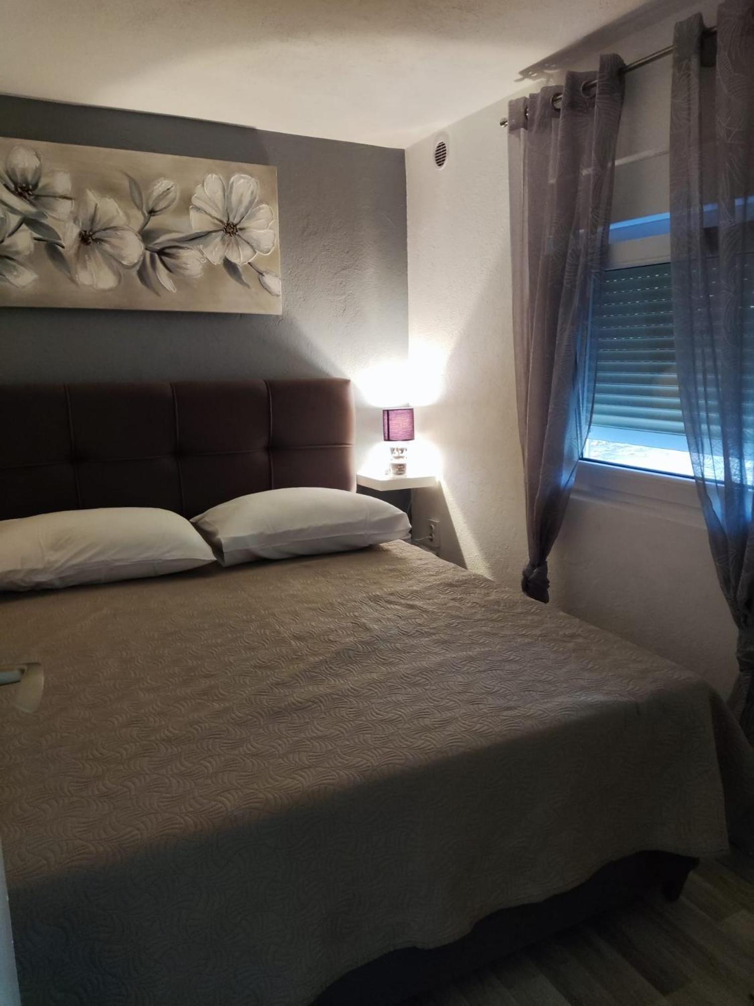 Apartments Lanterna Ražanac الغرفة الصورة