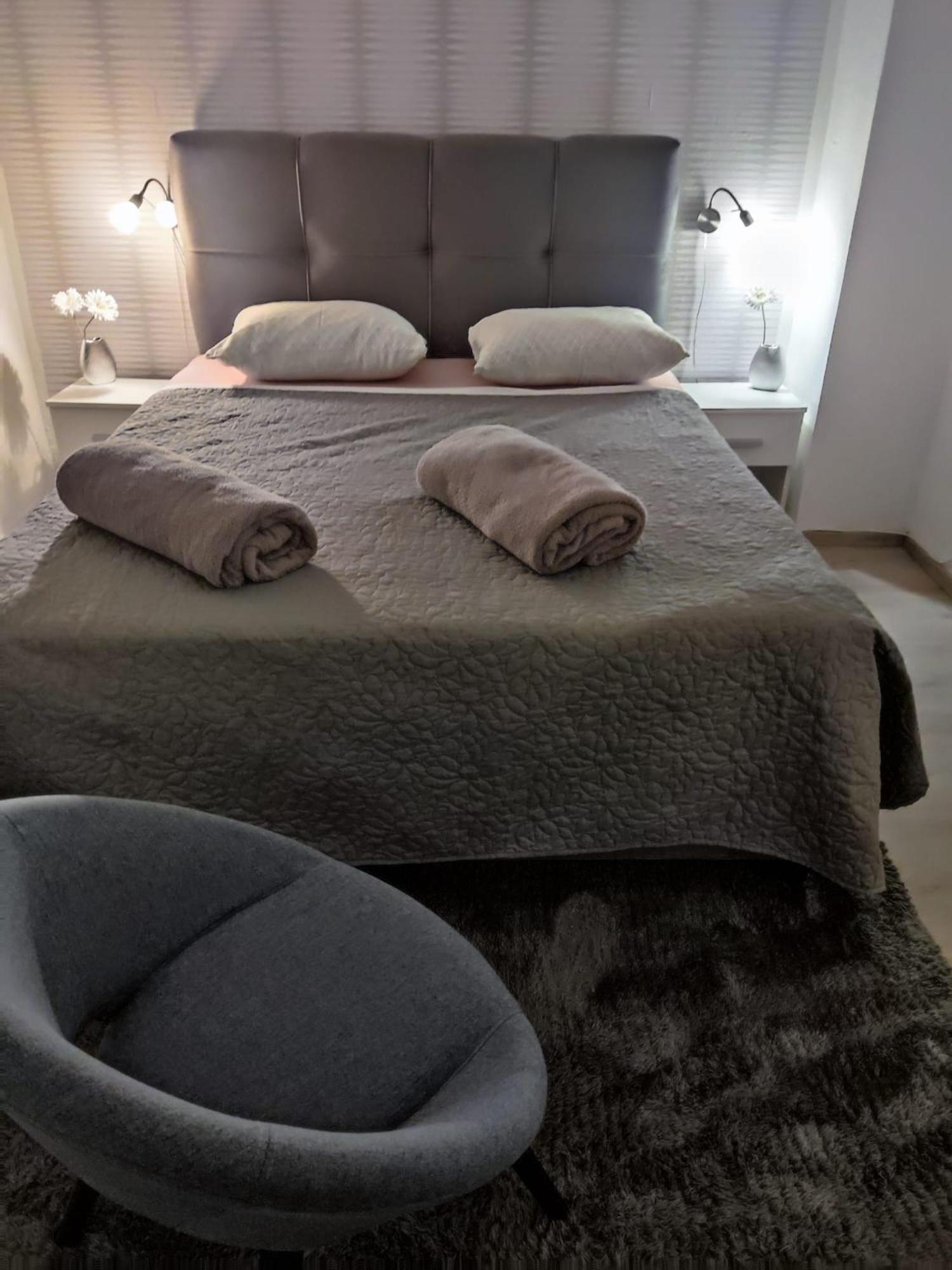 Apartments Lanterna Ražanac الغرفة الصورة